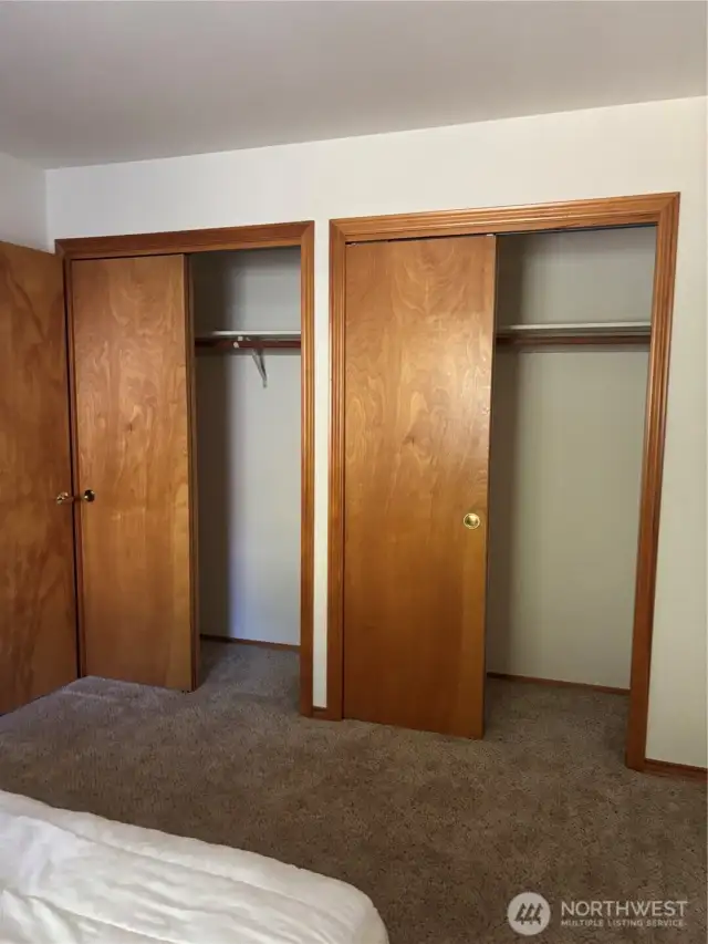 Closet in 2nd bedroom