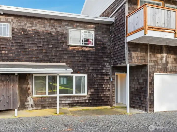 South facing windows for great natural light.