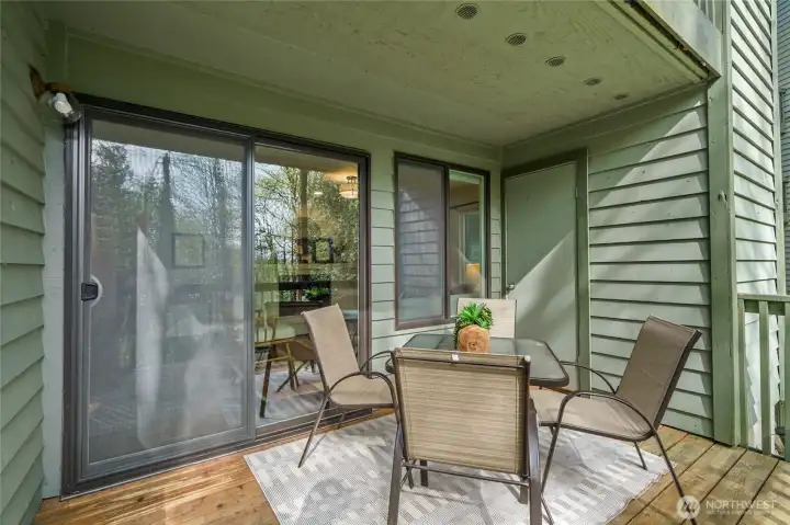 Outdoor Patio w/ extra storage