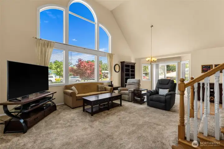 Great room with vaulted ceilings in Primary home Great room with vaulted ceilings in Primary home