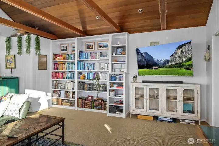 Built-in bookshelves for your library