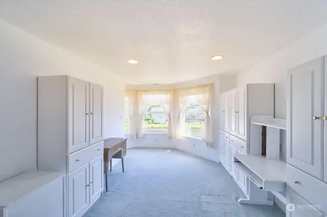 Den / Loft area
