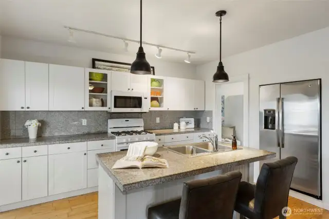 Move in just in time for the magical Manette Bridge Blast!