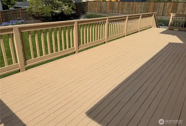 Gigantic deck has been updated, cleaned, repainted. Gas hook up for Barbeque.