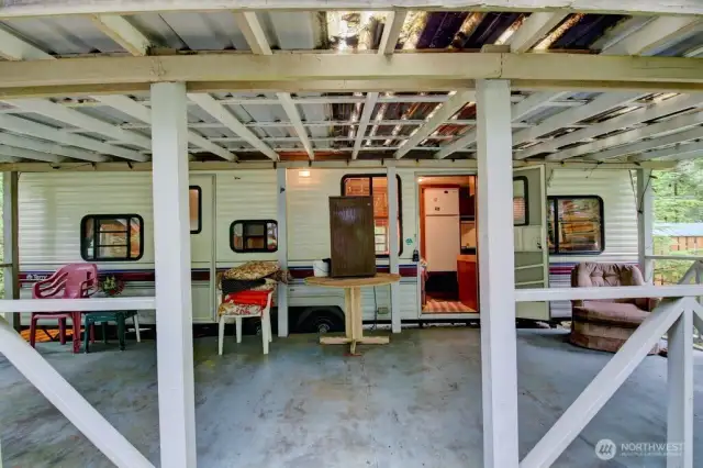 Spacious covered porch