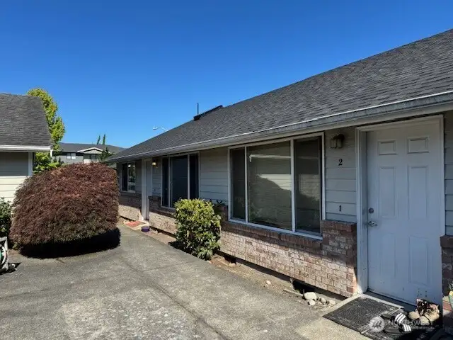 Units along north side of property.