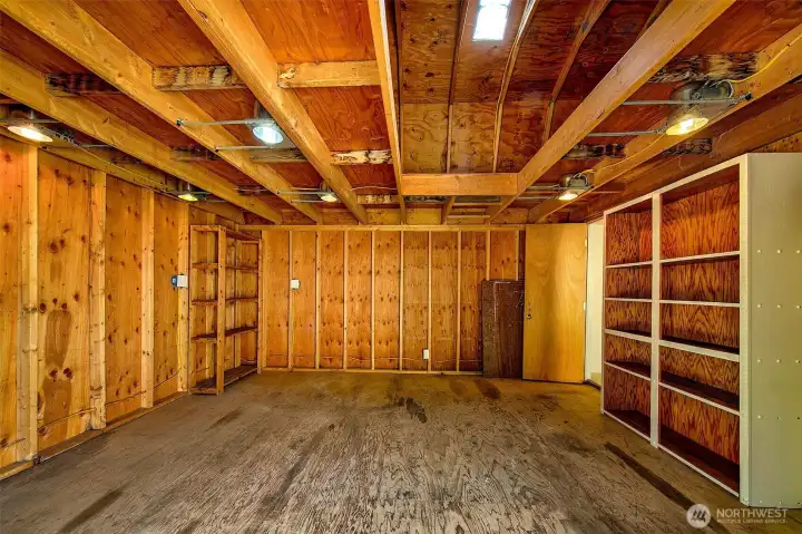 Artist studio or gym?  How would you use it?