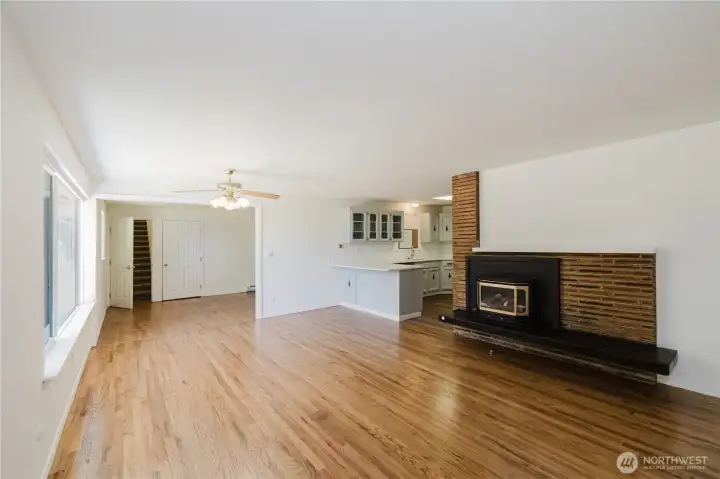 OK, back in the great room looking south at the opening to the family room