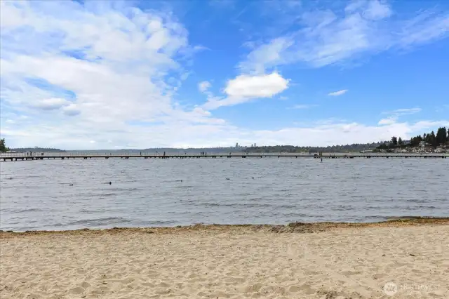 This park includes areas on both sides of Juanita Drive and includes 1,000 feet of Lake Washington shoreline.