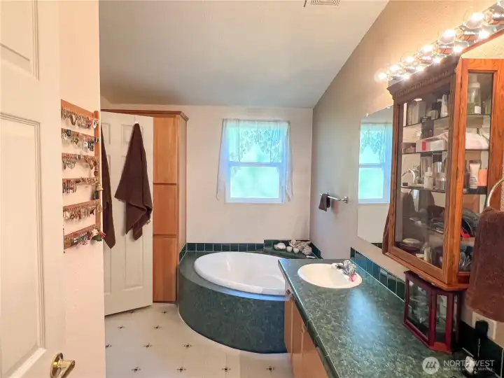 Primary bath