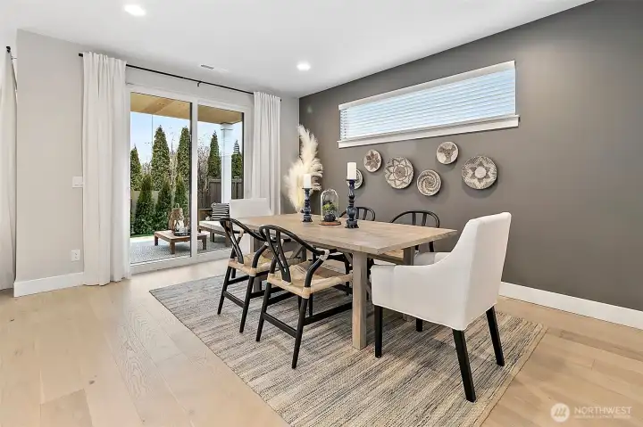 Photos of a 2703 Model Home at another community. Details will vary
