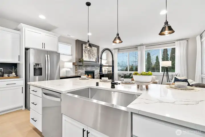 Photos of a 2703 Model Home at another community. Details will vary