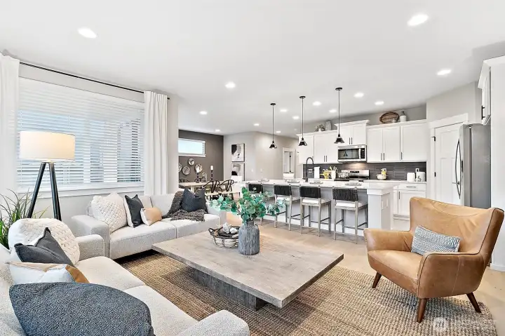 Photos of a 2703 Model Home at another community. Details will vary