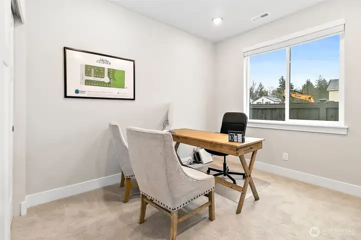 Photos of a 2703 Model Home at another community. Details will vary