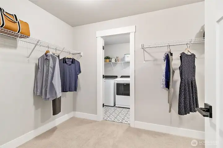 Photos of a 2703 Model Home at another community. Details will vary