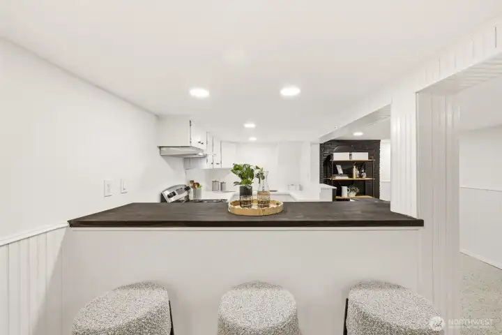 Belly up to the refreshment and snack bar!