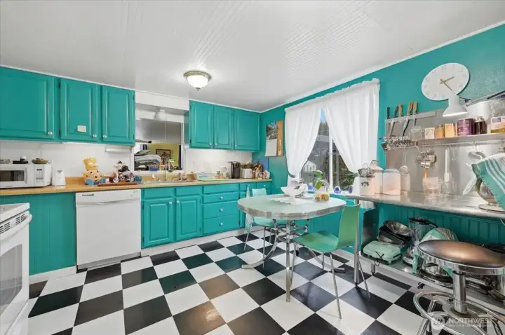 Eating area in kitchen