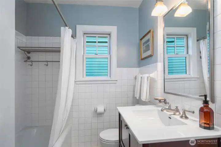 Main floor full bath