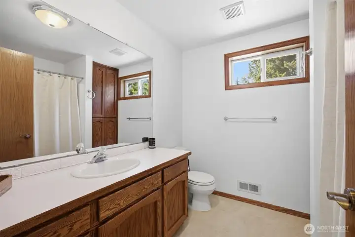 Second level full bathroom