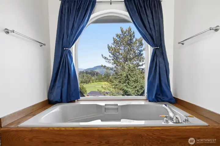 Stunning views from your luxurious bathtub