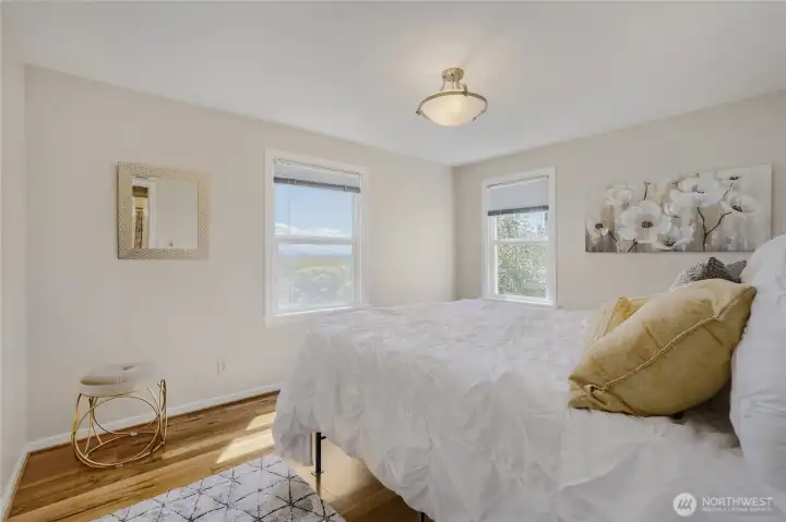 Main bedroom with beautiful views Main bedroom with beautiful views
