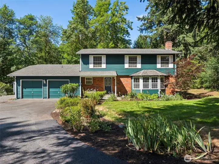 Welcome home to this move-in-ready 4 bedroom, 2.25 bath UPDATED home - ready for it's new owners! On a 1.3 Acre Lot in desirable Winterwood, you're going to love this home! All new interior paint, newer carpet, remodeled kitchen make this an easy choice for your next home!