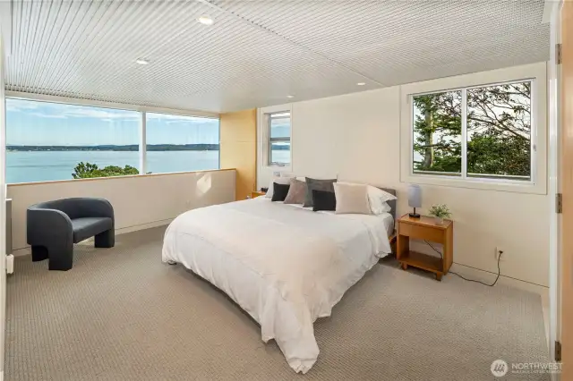 Secondary bedroom