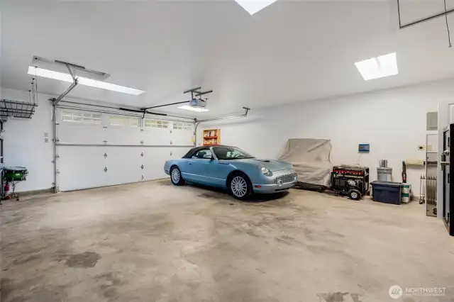 Oversized Garage~672 Sq Ft~Room for Shop