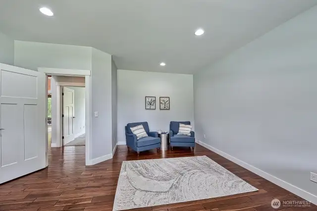 Flex room could be 4th bedroom, home office, or guest space.