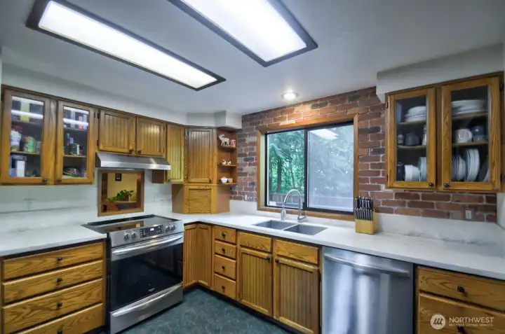 Stainless appliances.