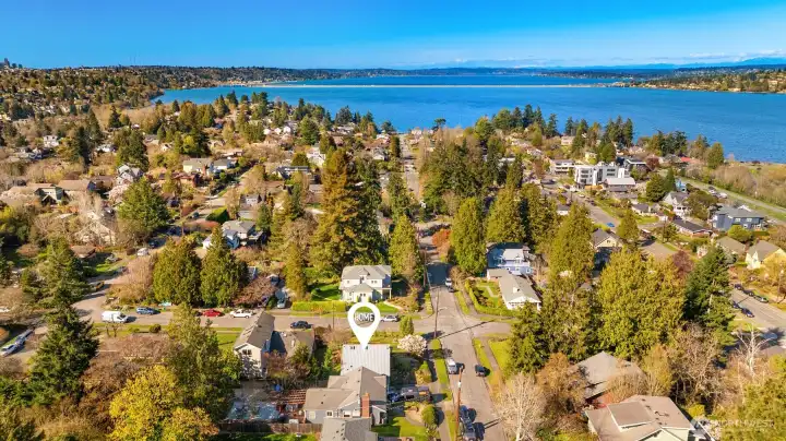 AMAZING location! A quick walk to the lake or to the light rail station and so much more, just minutes away!