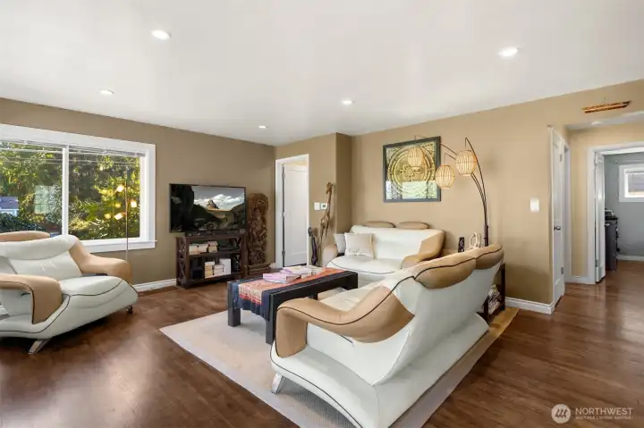 Gorgeous hardwood floors on the main floor.