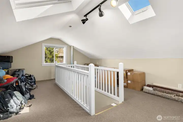 Low energy bills with new insulation in the attic and new windows.