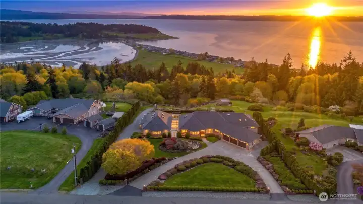 Here, the sunrise is not a passing moment; it is a daily performance, framed and elevated by design.