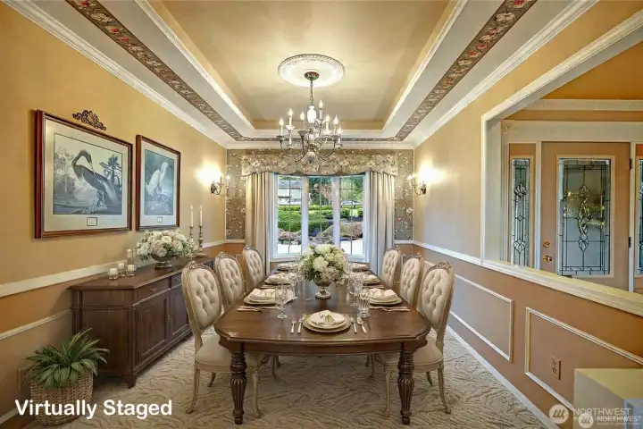 The dining room is calm and orderly, with a clear sense of structure. Beautiful~