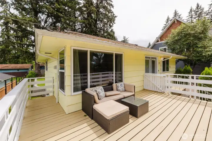 Large front deck