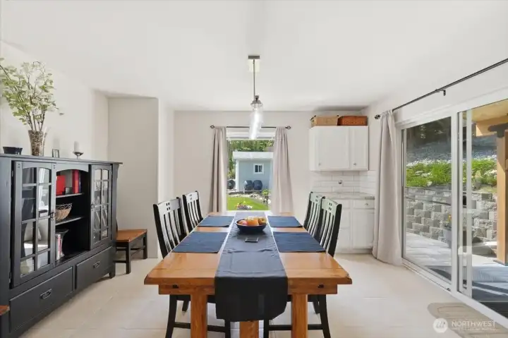 Dining room in kitchen area.