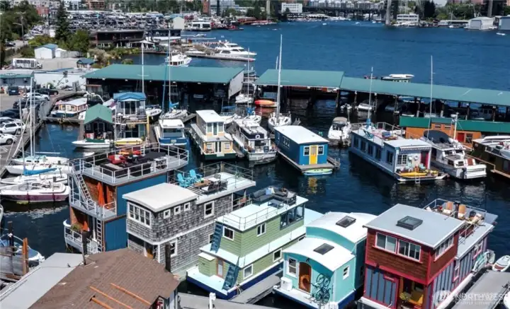 Right on Lake Union but protected from the busy waterway. Right on Lake Union but protected from the busy waterway.