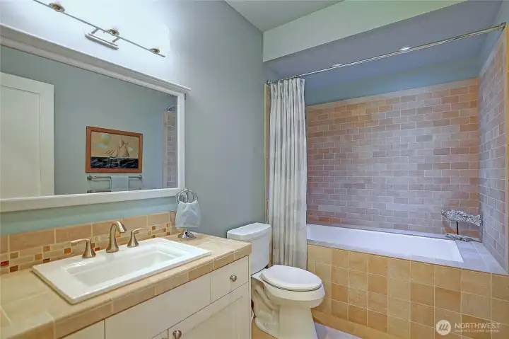 Full guest bathroom.