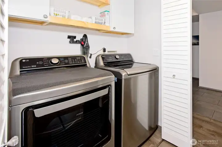 Newer washer and dryer stay! Newer washer and dryer stay!