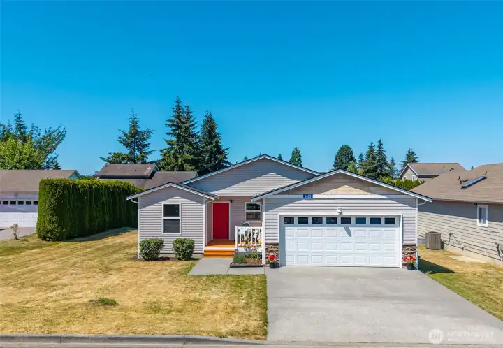 Welcome to 1073 Opal Lane located on a quiet cul-de-sac in Burlington! Welcome to 1073 Opal Lane located on a quiet cul-de-sac in Burlington!