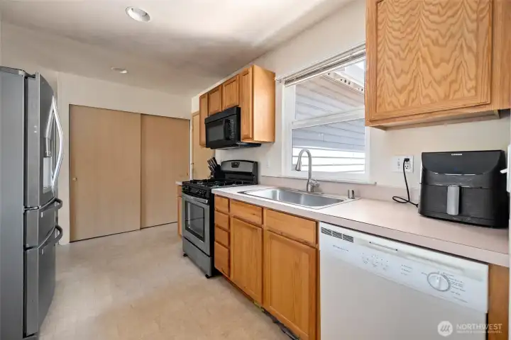 Sunny & bright Kitchen Sunny & bright Kitchen