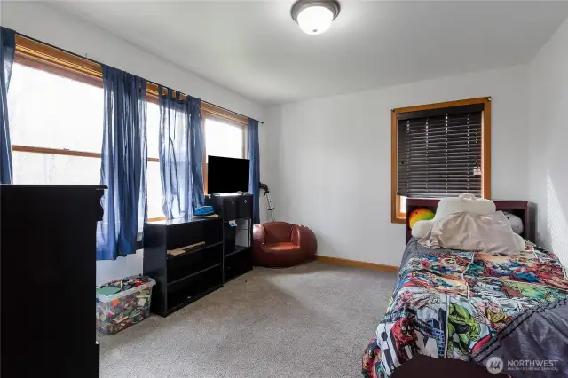 2nd floor bedroom
