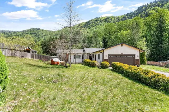 Welcome home! This 3 bd 2 ba rambler is located in a quiet cul de sac, and sits on about a 1/3 acre.