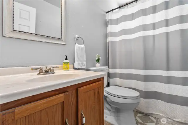 2nd Full Bathroom