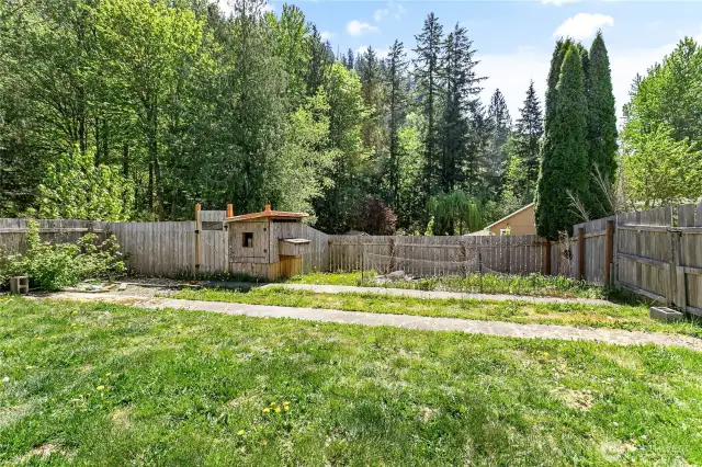 2nd Chicken coop and large garden space waiting for your vision.