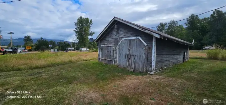 barn