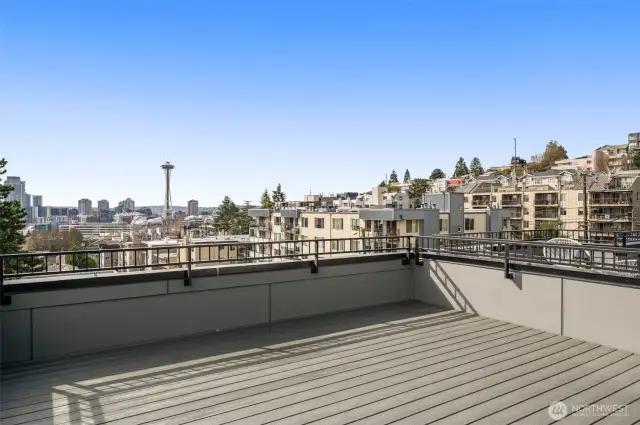Host your loved ones for game nights, sunset, BBQ's - they'll never get tired of this view!
