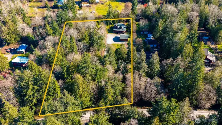 Property Lines are APPROXIMATE