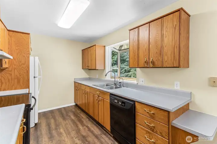 Kitchen with dishwasher
